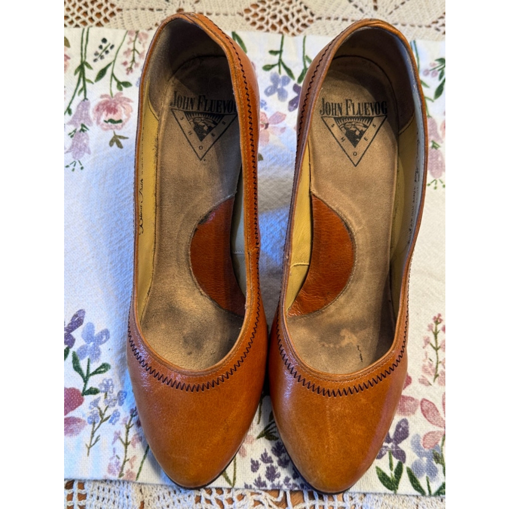 John Fluevog Women's Tan Leather Pointed Heels